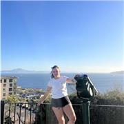 Profesora de ingles en una academia de niños, titulada con el nivel B2 de Cambbridge y con experiencia en el sector.